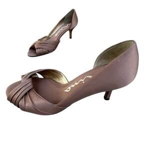 Nina Women’s Rose Gold Satin Peep Toe Pleated Heels Sz 7.5M Elegant Dress Pumps